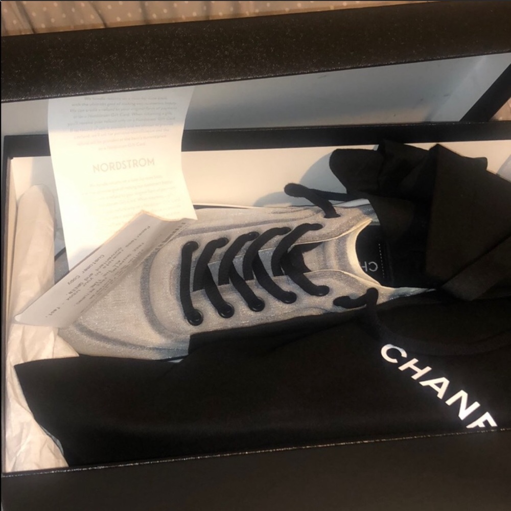 CHANEL WOMENS MESH SNEAKER - Picture 3 of 8